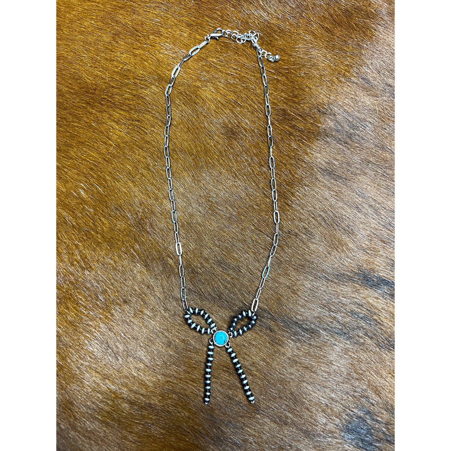 bow chain necklace